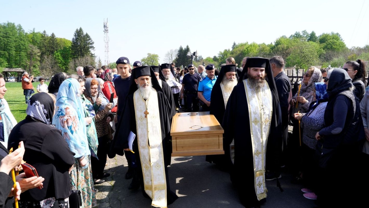 Deshumarea moaştelor Sfântului Cuvios Serafim cel Răbdător 329900