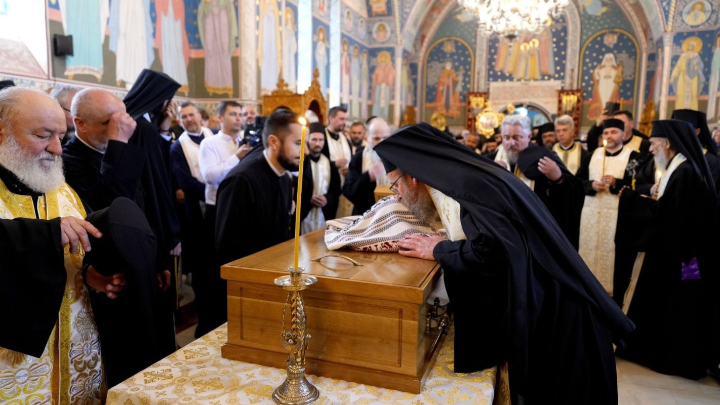 Deshumarea moaştelor Sfântului Cuvios Serafim cel Răbdător 329906