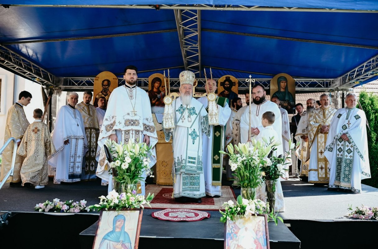 Izvorul Tămăduirii, hram la Mănăstirea Salva, Bistriţa-Năsăud 329913