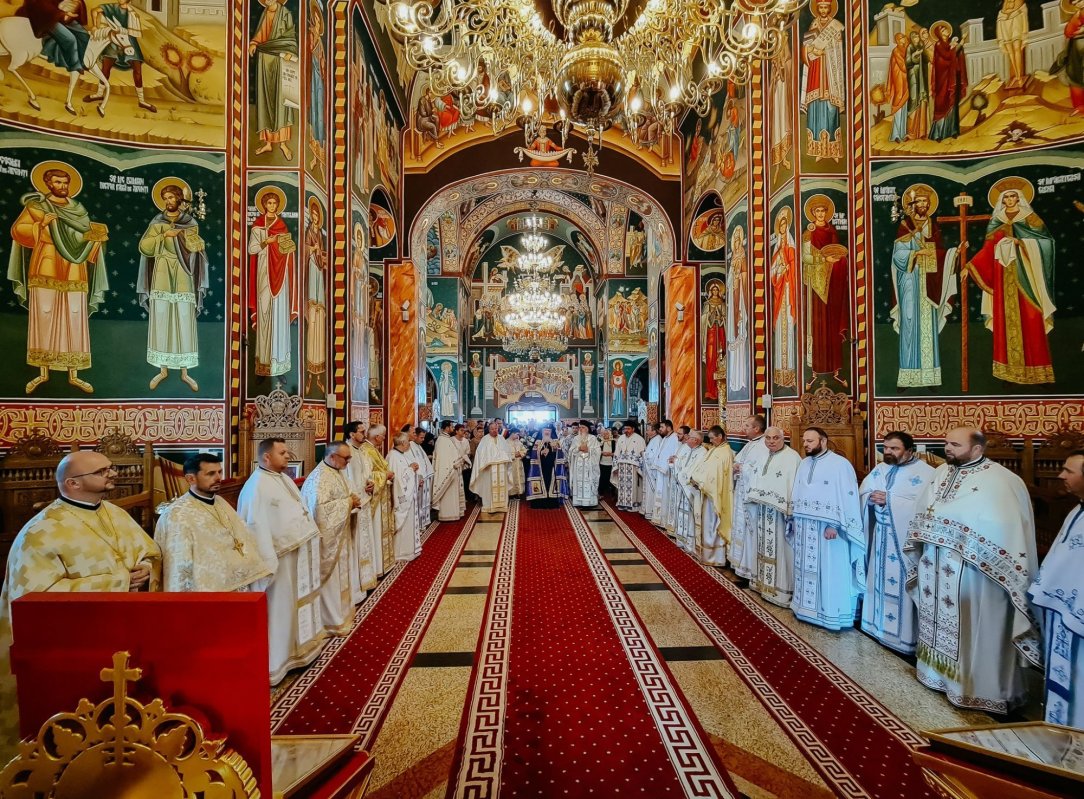 Izvorul Tămăduirii, hram la Mănăstirea Salva, Bistriţa-Năsăud 329917