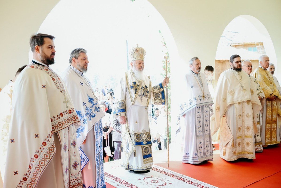 Izvorul Tămăduirii, hram la Mănăstirea Salva, Bistriţa-Năsăud 329918