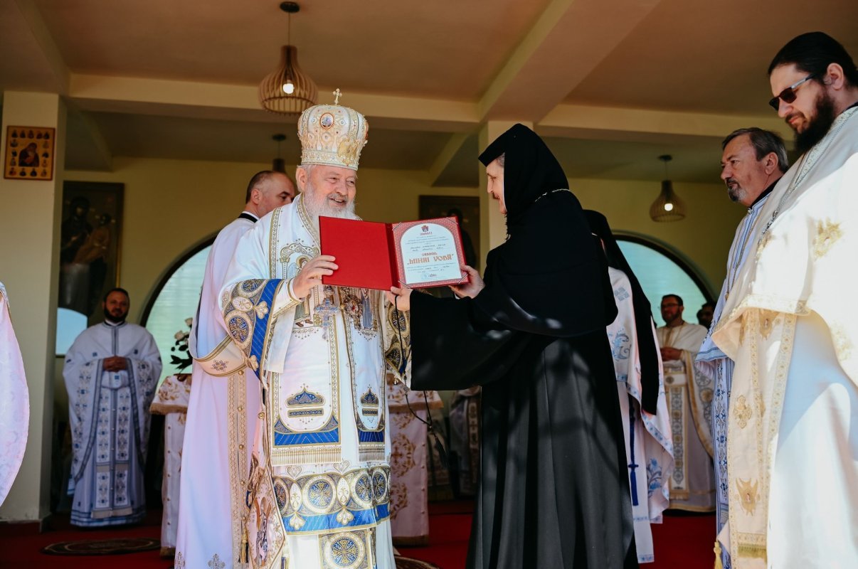 Izvorul Tămăduirii, hram la Mănăstirea Salva, Bistriţa-Năsăud 329919