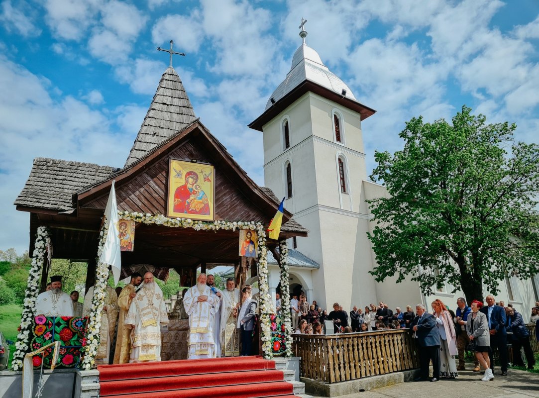 Hramul Bisericii „Sf. Ap. Toma” din Oarța de Sus, Maramureş 329983