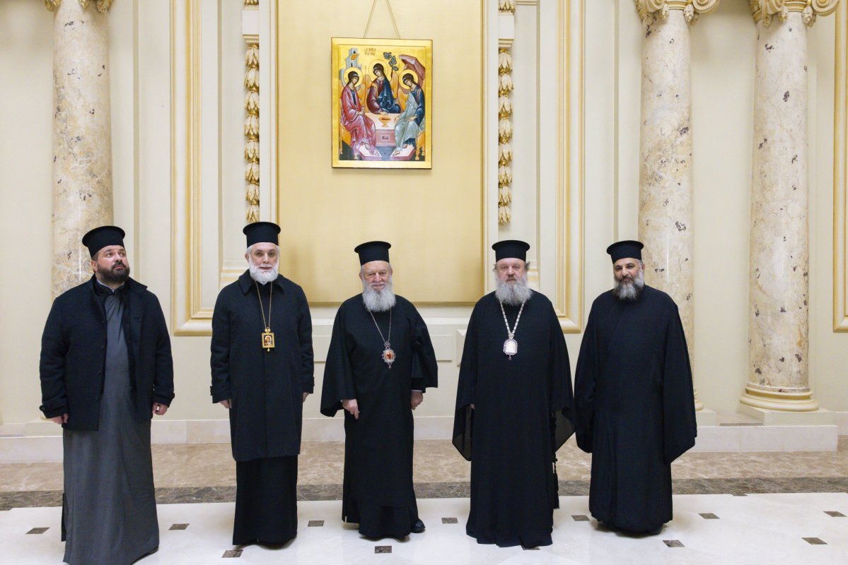 Oaspeți greci în vizită la Patriarhia Română 330030