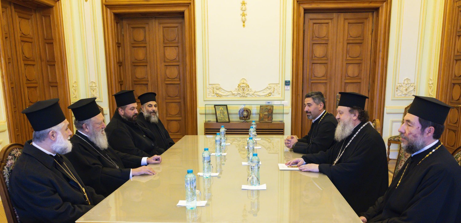 Oaspeți greci în vizită la Patriarhia Română 330035