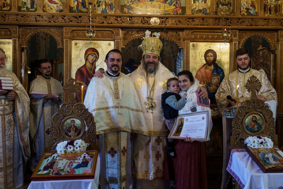 Sfințire la Parohia „Nașterea Maicii Domnului” - Curături, Protopopiatul Iași III 329958