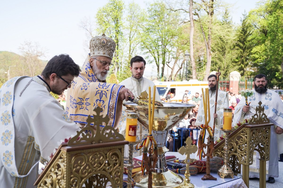 Vinerea Luminată la Curtea de Argeș 329995