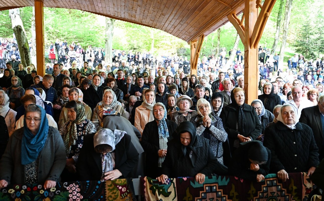 Sărbătoare la mănăstirea hunedoreană Crișan 330082