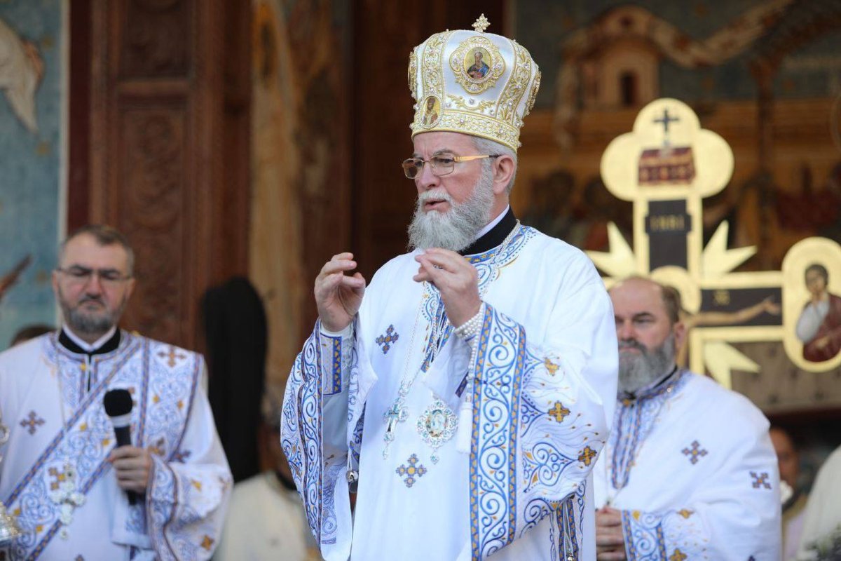 Sfânta Liturghie arhierească la hramul Mănăstirii Rohia 330088