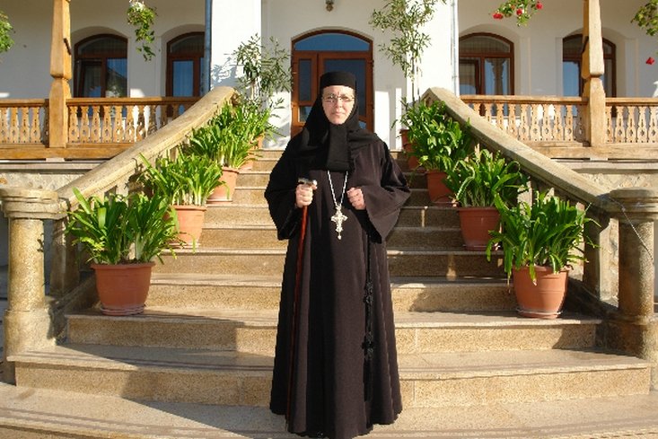 Suișul stavroforei Iosefina de la ascultările uceniciei către scaunul stărețesc al Văratecului 330041