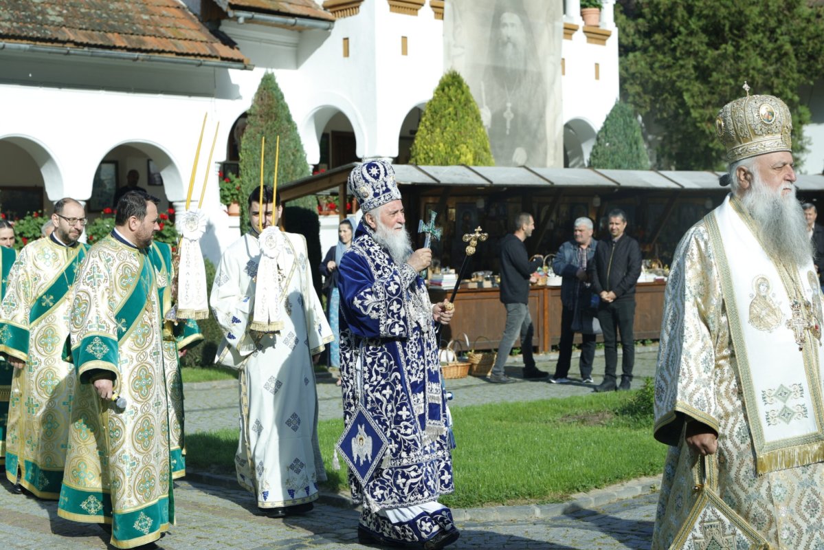 Sfântul Cuvios Irodion cinstit la Mănăstirea Lainici din Gorj 330597
