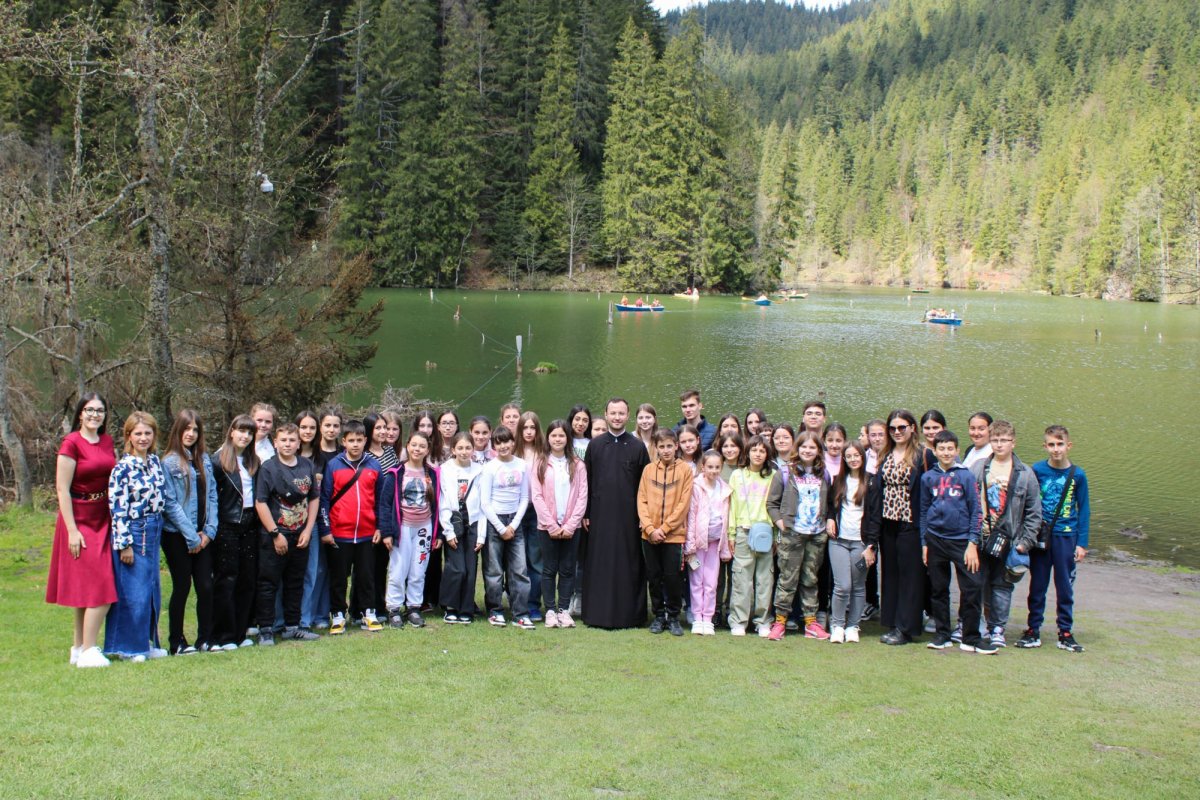 Peregrinare în inima Moldovei istorice cu 50 de tineri buzoieni 330654