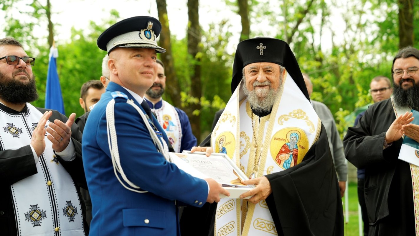 Binecuvântare arhierească pentru jandarmii Grupării „Burebista” din Braşov 330732