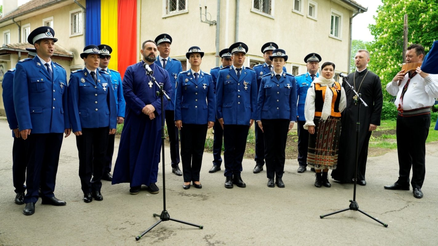 Binecuvântare arhierească pentru jandarmii Grupării „Burebista” din Braşov 330734