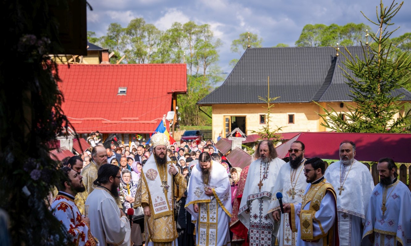 Schitul „Sfânta Mare Muceniță Irina” Ciocănești și‑a sărbătorit ocrotitorii 330739