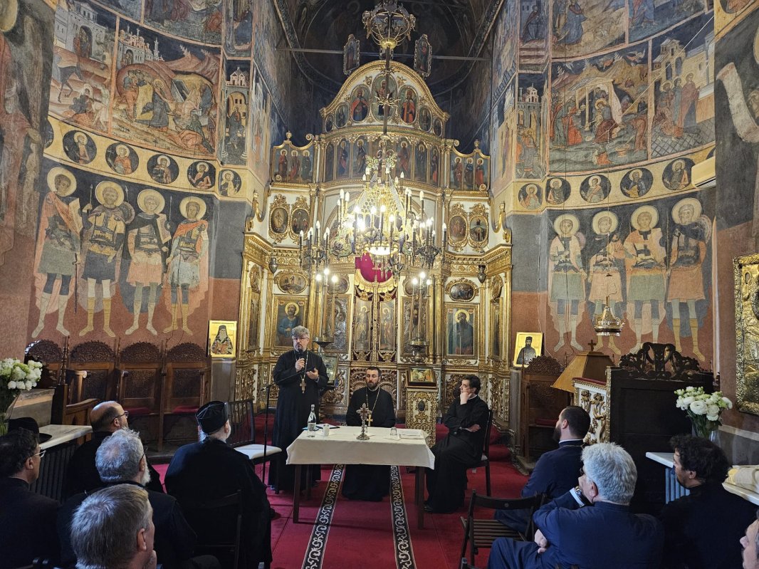 Conferință a clericilor din Protopopiatul Sector 1 Capitală 330855