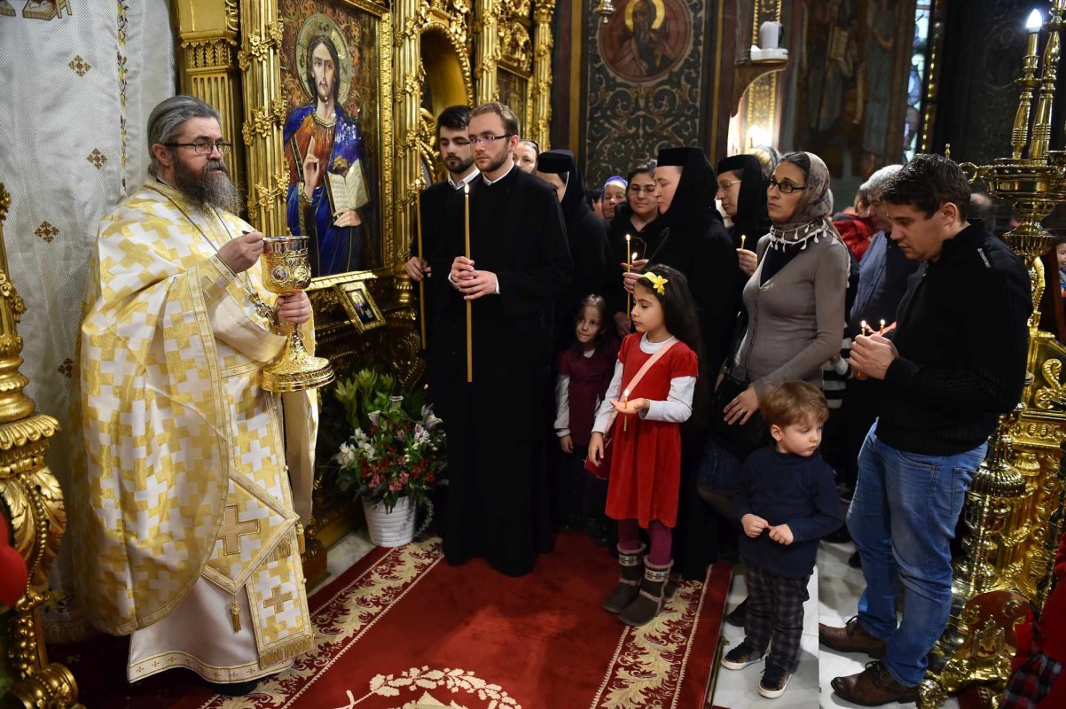 Ioan 6, 40-44 (Iisus Hristos S-a coborât din cer) 213582