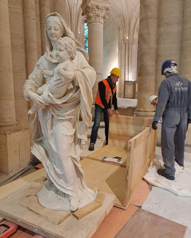 Românii care au salvat Notre-Dame 330768