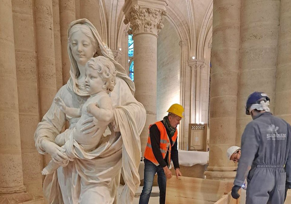 Românii care au salvat Notre-Dame 330769