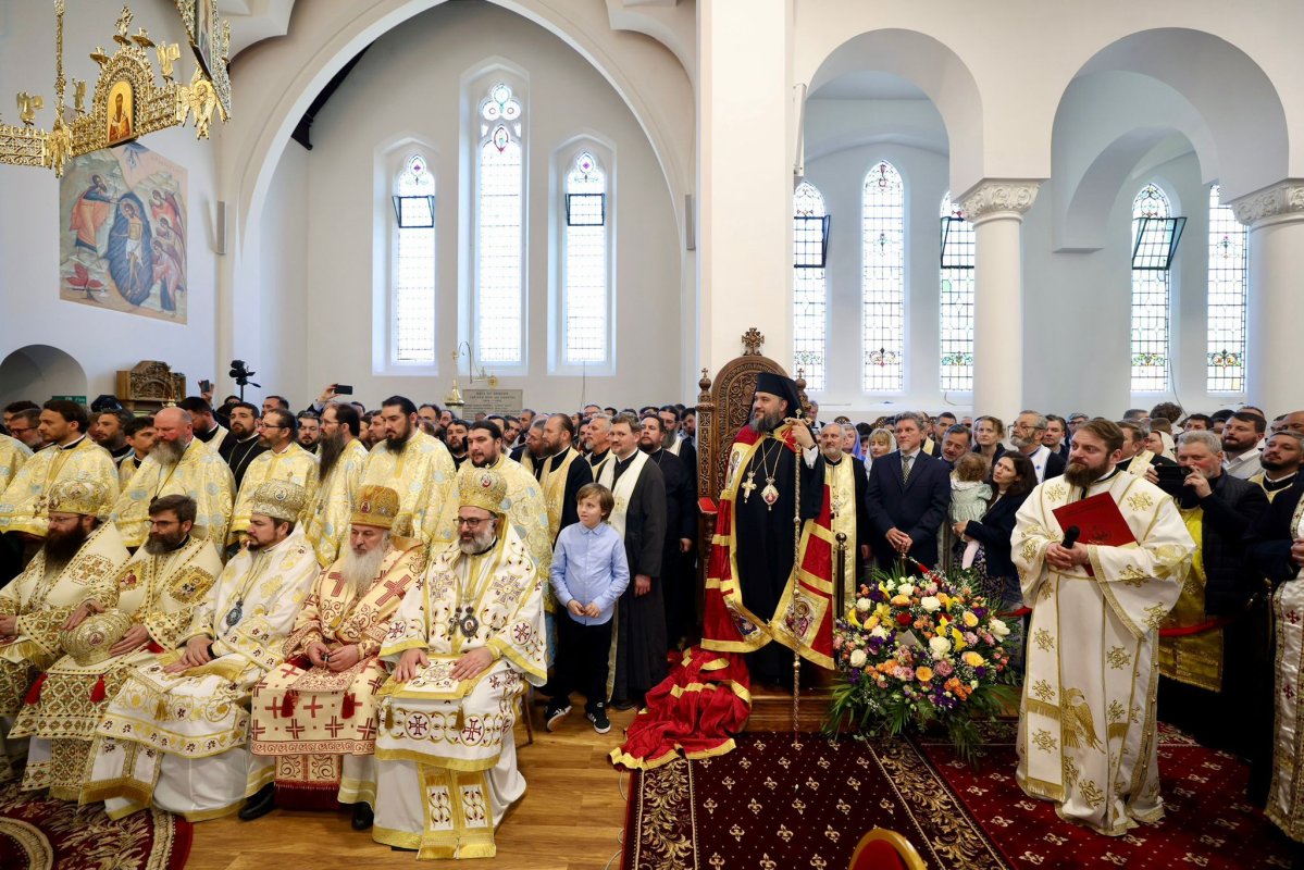 „Părinte, păstor și stâlp al credinței și unității românilor din Regatul Unit al Marii Britanii și Irlandei de Nord” 330978