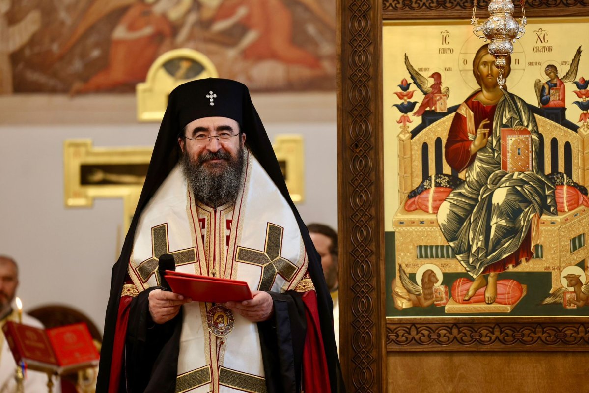 „Părinte, păstor și stâlp al credinței și unității românilor din Regatul Unit al Marii Britanii și Irlandei de Nord” 330980