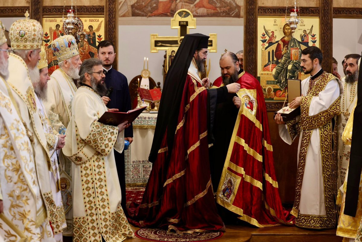 „Părinte, păstor și stâlp al credinței și unității românilor din Regatul Unit al Marii Britanii și Irlandei de Nord” 330981