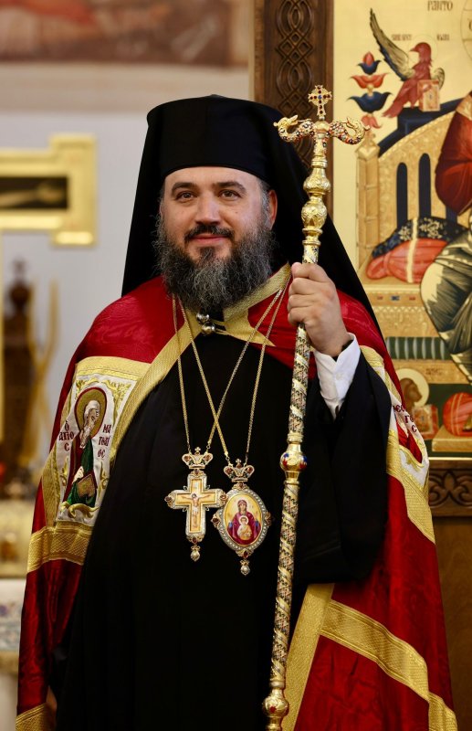 „Părinte, păstor și stâlp al credinței și unității românilor din Regatul Unit al Marii Britanii și Irlandei de Nord” 330984