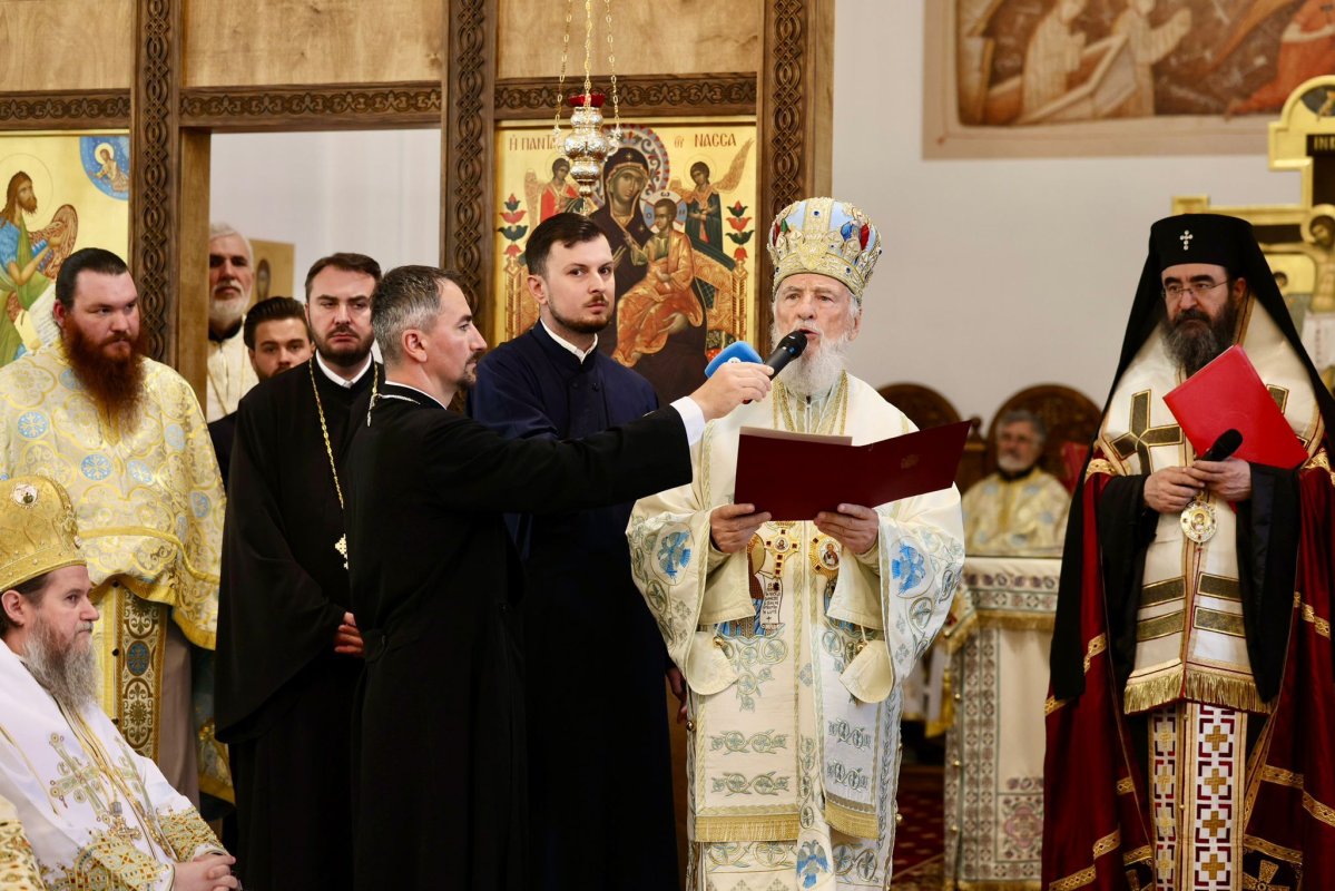 „Părinte, păstor și stâlp al credinței și unității românilor din Regatul Unit al Marii Britanii și Irlandei de Nord” 330985