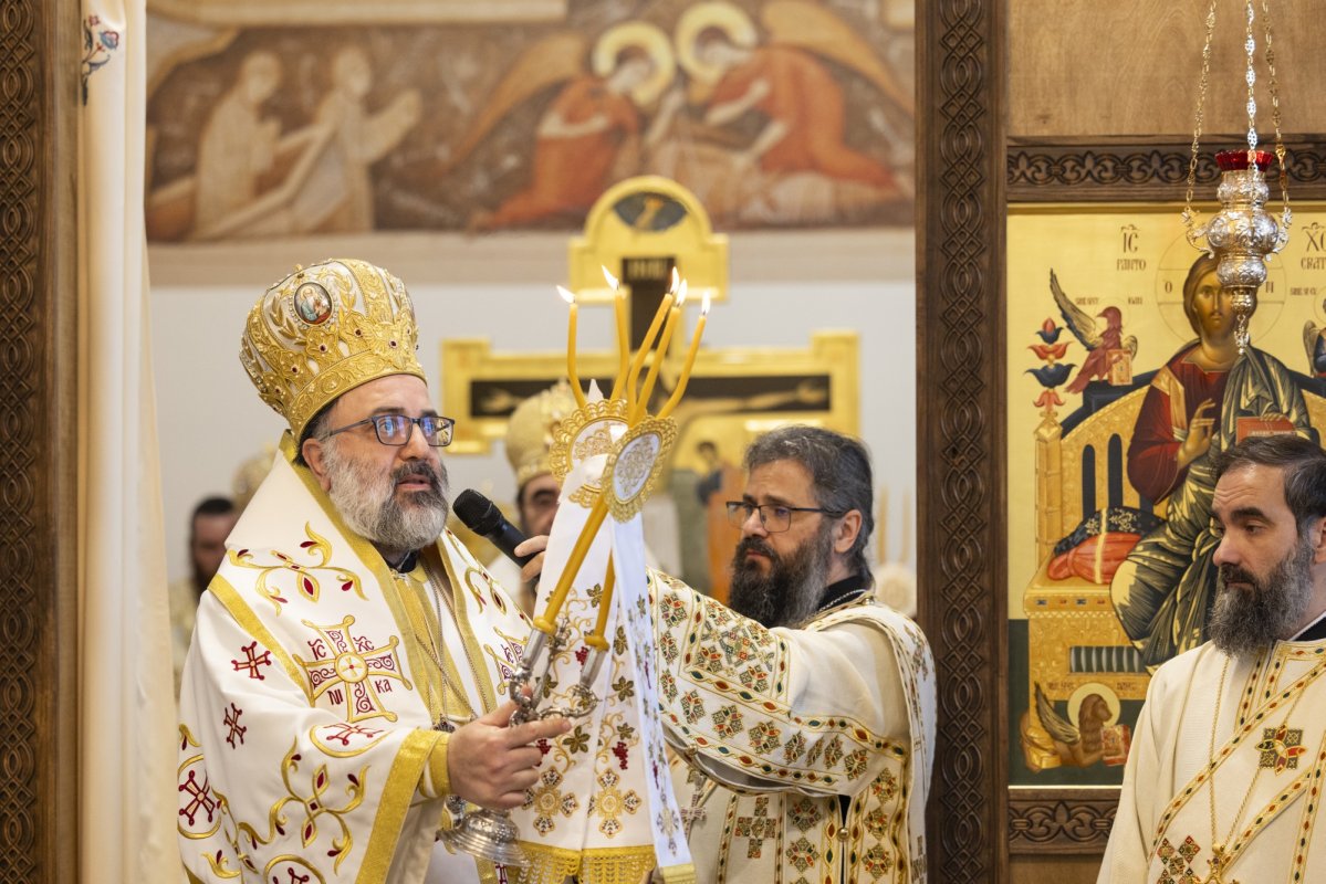 Românii din Londra şi-au primit arhipăstorul 331030