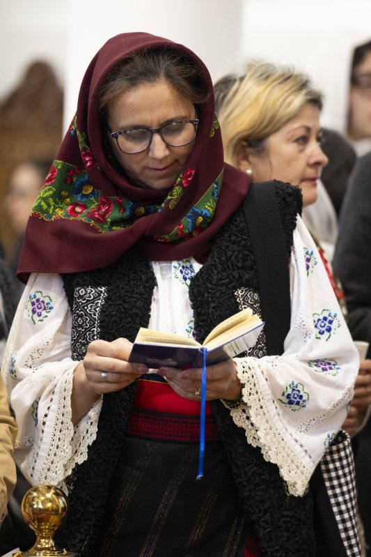 Românii din Londra şi-au primit arhipăstorul 331061