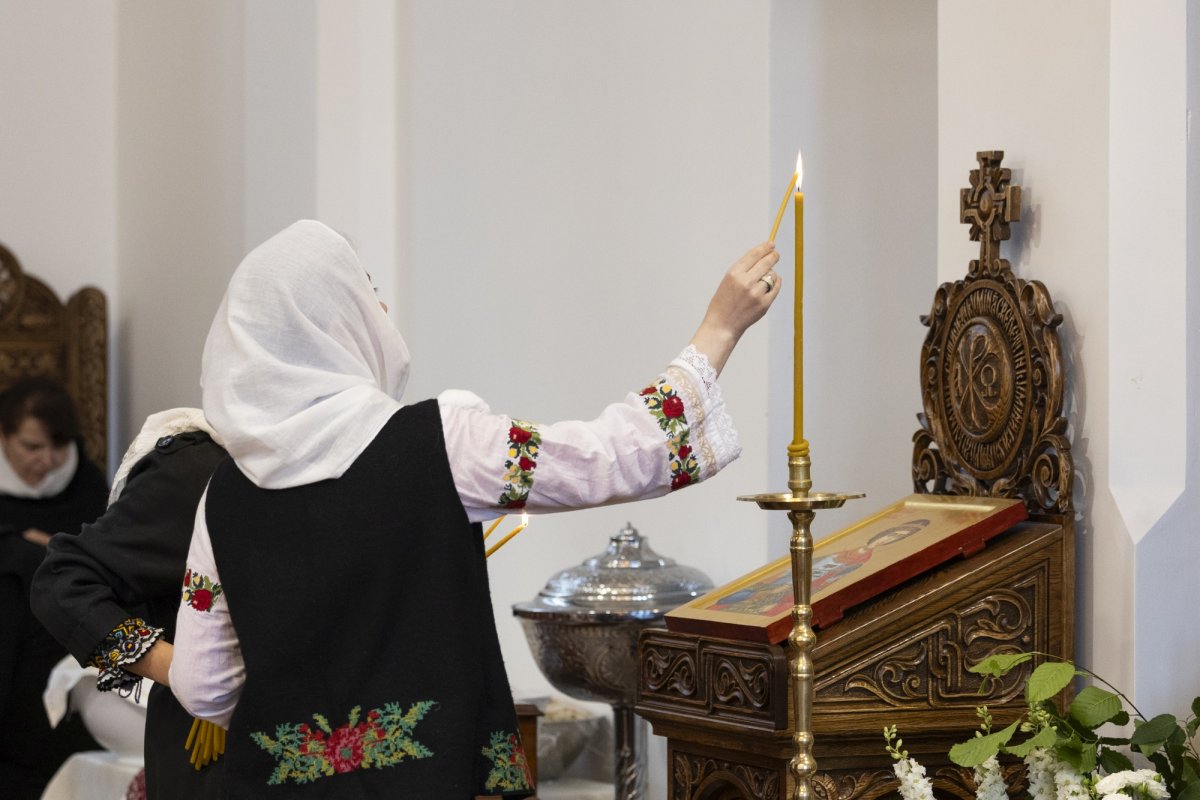 Românii din Londra şi-au primit arhipăstorul 331062