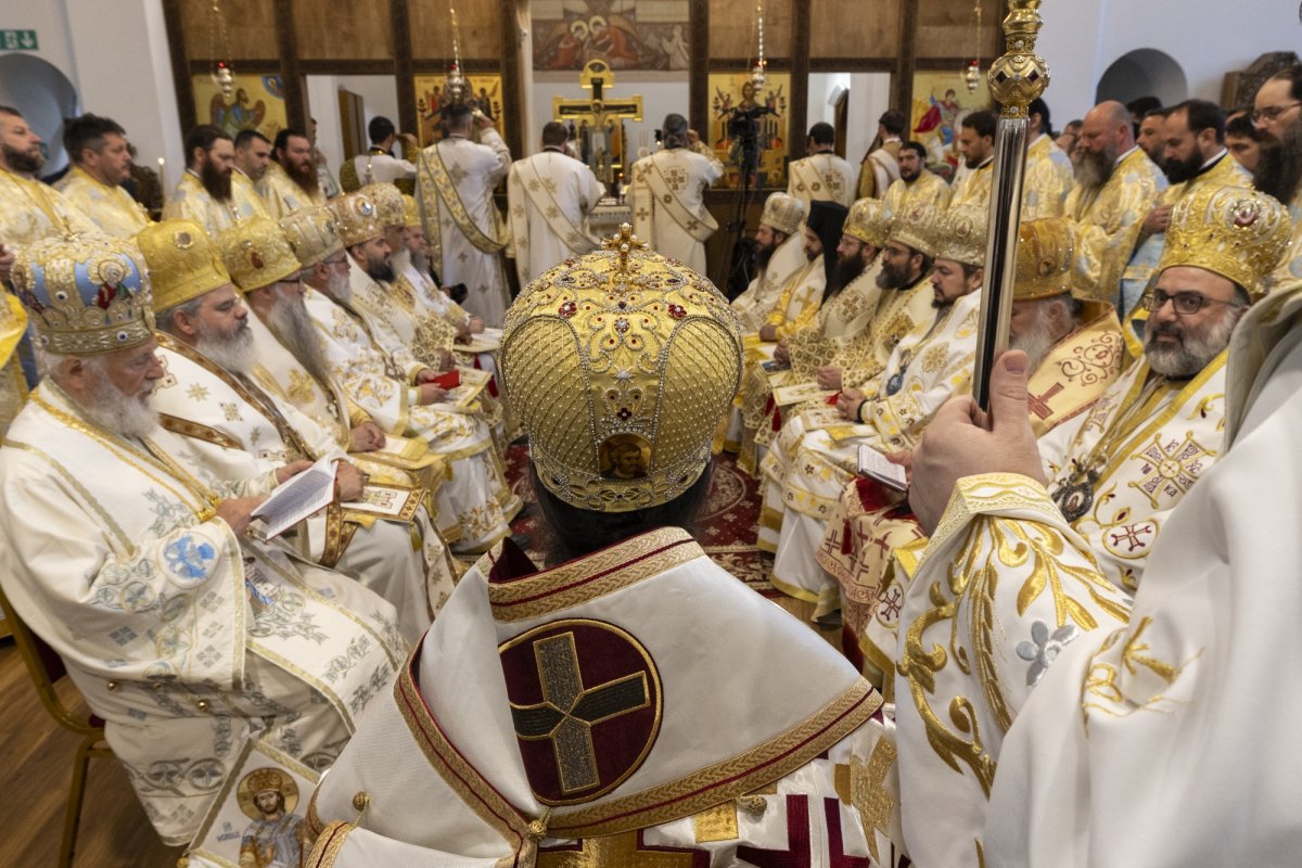 Românii din Londra şi-au primit arhipăstorul 331070