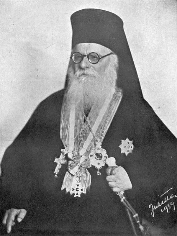 Zbuciumatul secol XX şi activitatea primilor cinci patriarhi 330390