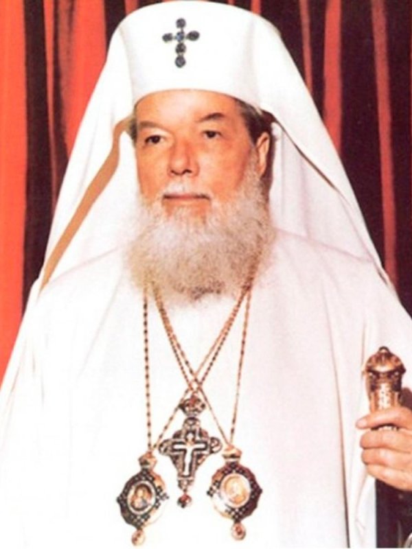 Zbuciumatul secol XX şi activitatea primilor cinci patriarhi 330393