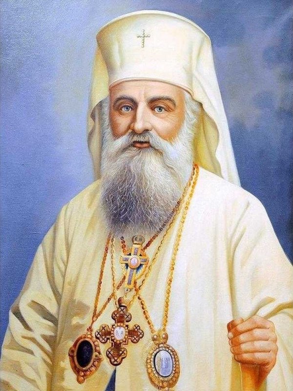 Zbuciumatul secol XX şi activitatea primilor cinci patriarhi 330394