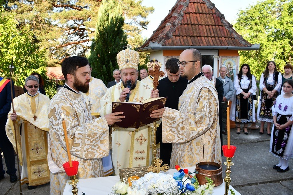 Binecuvântarea lucrărilor la o biserică din Caraș-Severin 331245