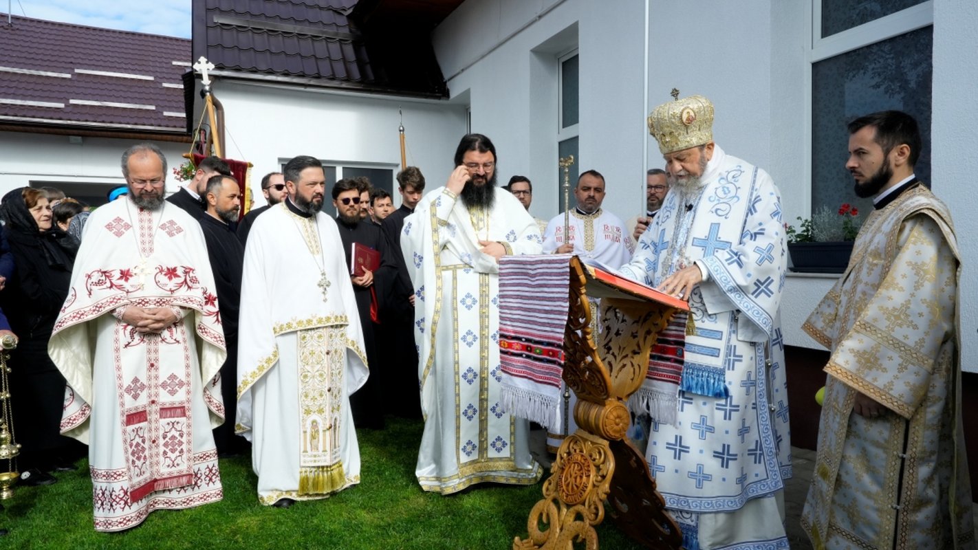 Biserica „Adormirea Maicii Domnului” din Râşnov a fost sfinţită 331259