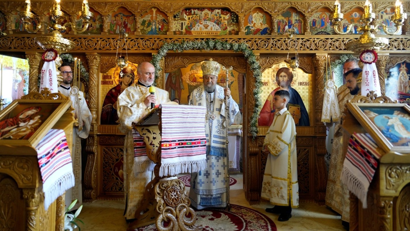 Biserica „Adormirea Maicii Domnului” din Râşnov a fost sfinţită 331266