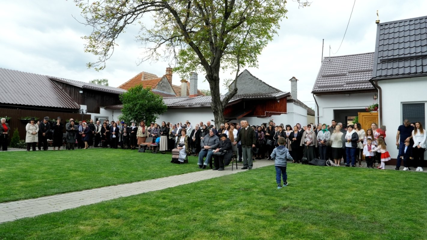 Biserica „Adormirea Maicii Domnului” din Râşnov a fost sfinţită 331270