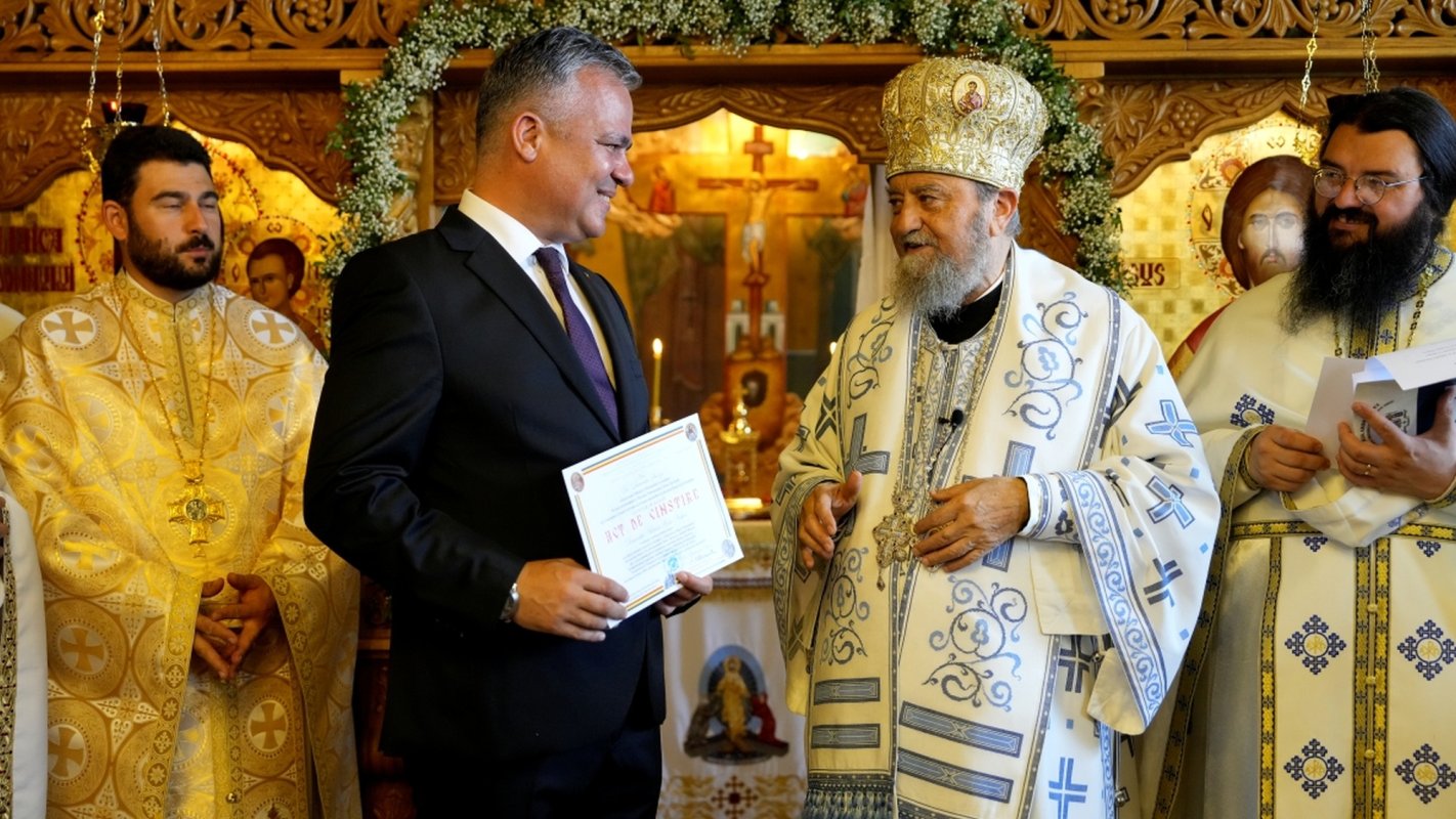 Biserica „Adormirea Maicii Domnului” din Râşnov a fost sfinţită 331272