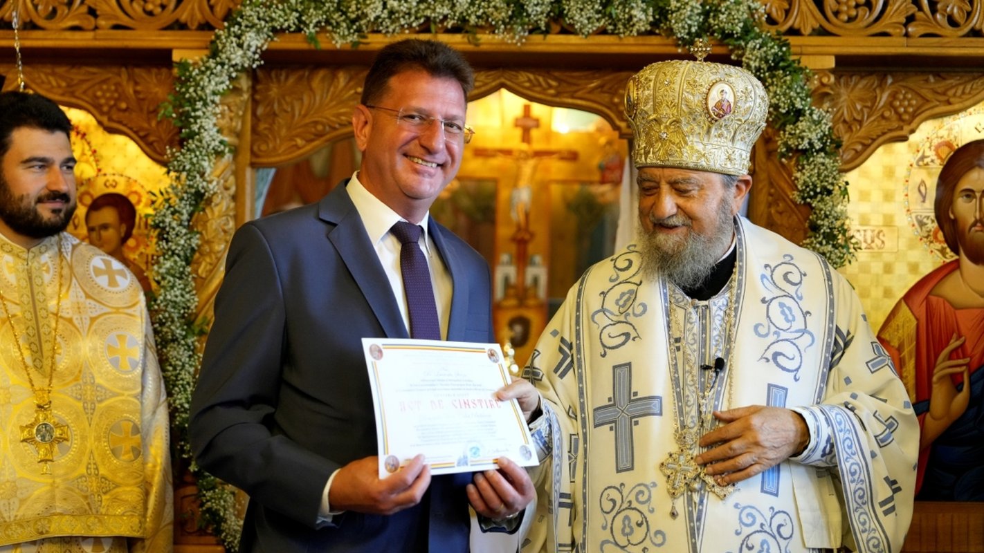 Biserica „Adormirea Maicii Domnului” din Râşnov a fost sfinţită 331274