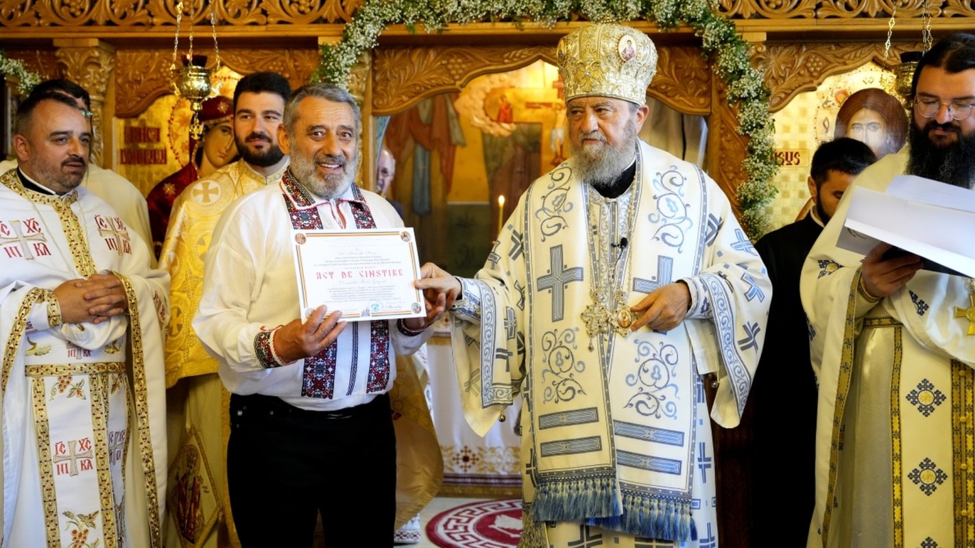 Biserica „Adormirea Maicii Domnului” din Râşnov a fost sfinţită 331278
