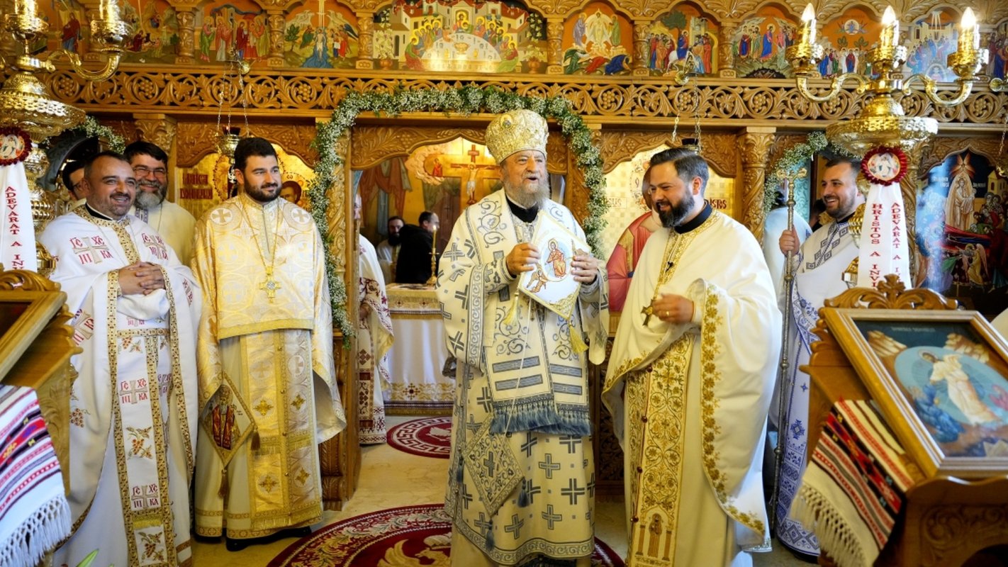 Biserica „Adormirea Maicii Domnului” din Râşnov a fost sfinţită 331279