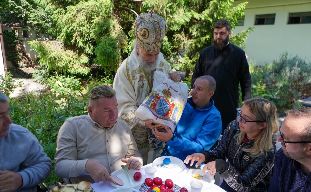 Rugăciune și comuniune în Duminica a 4-a după Paști la Galați 331229