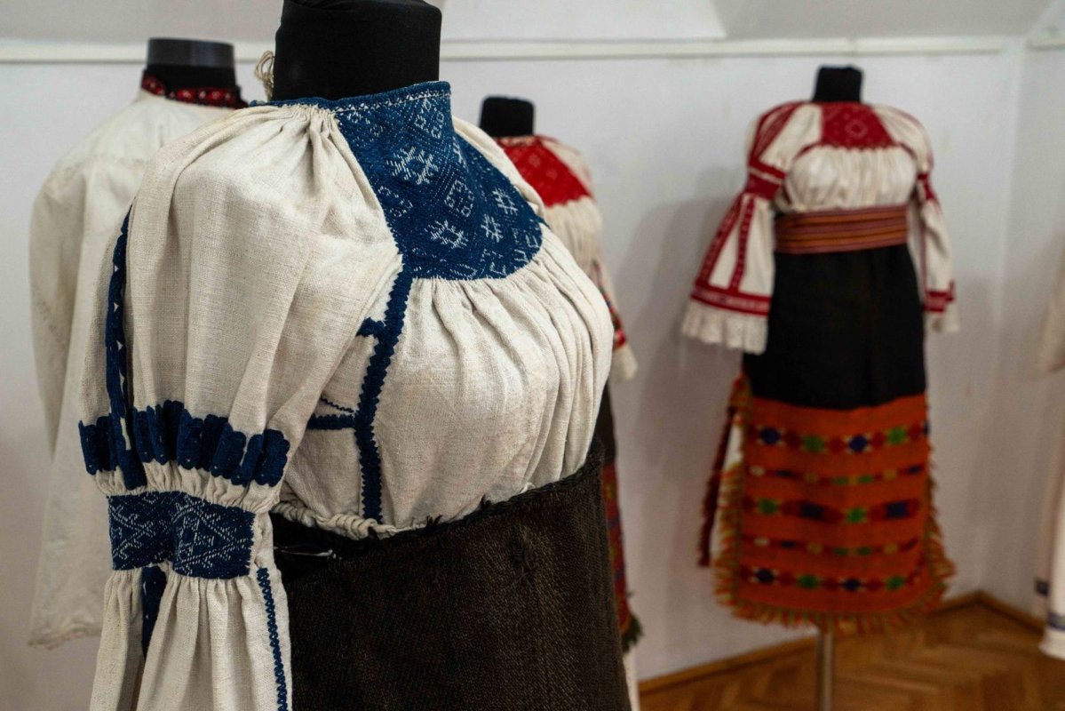 Expoziţie de costume tradiționale din inima Transilvaniei 331292