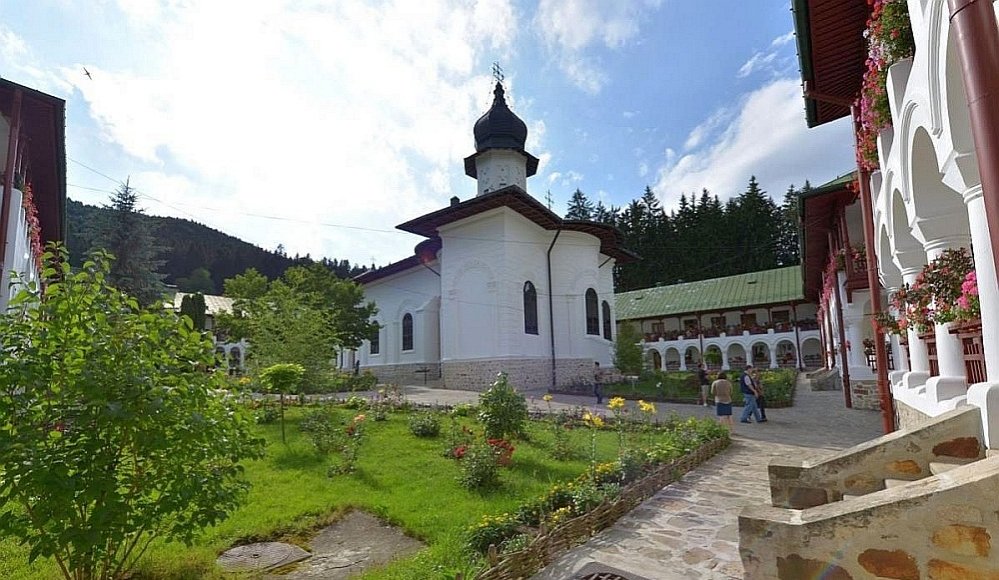 Sanctuarul olimpian al Agapiei și păstorirea stavroforei Olimpiada 331302