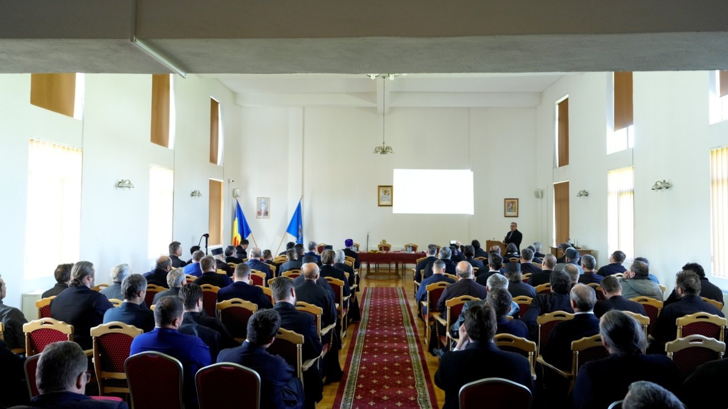 Conferinţă preoţească la Făgăraş 331446