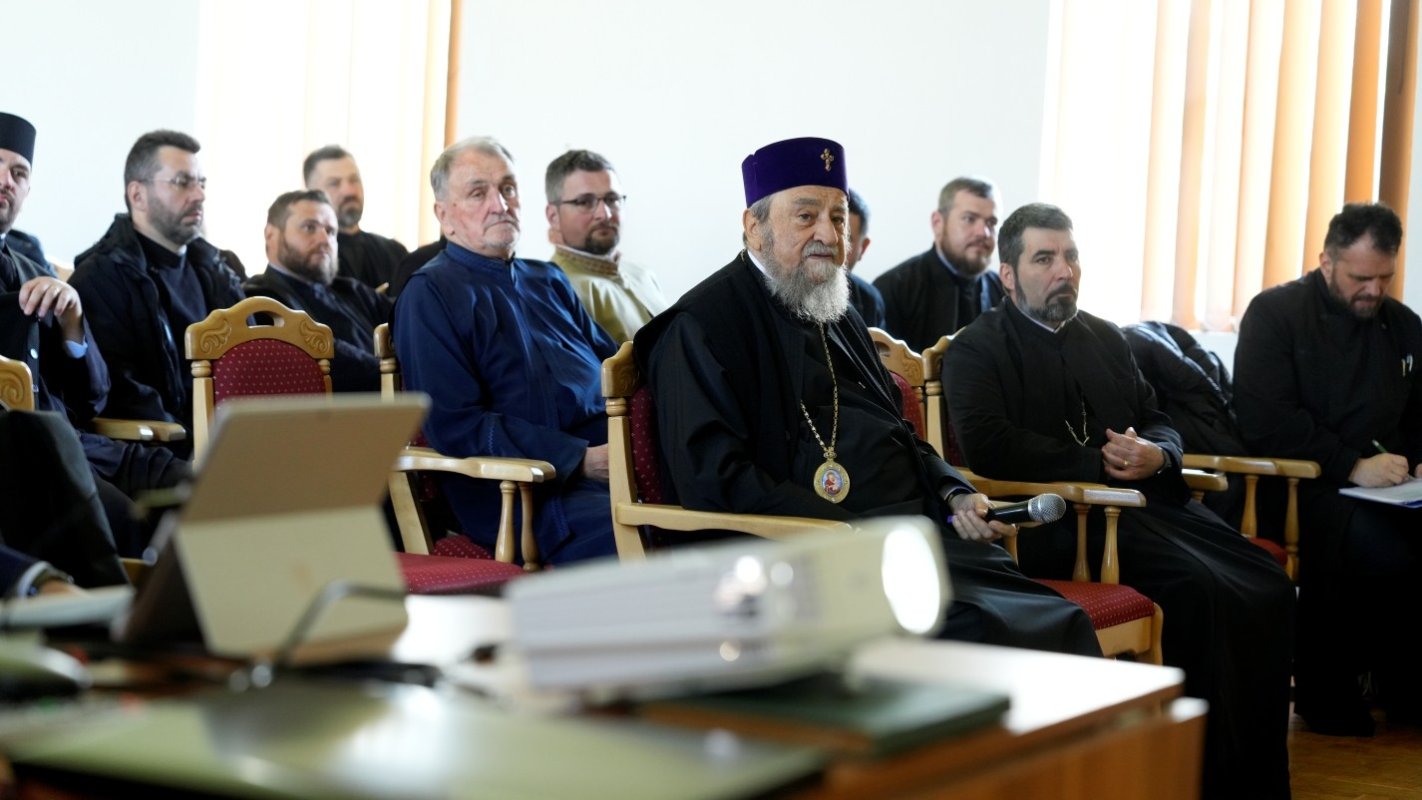 Conferinţă preoţească la Făgăraş 331449