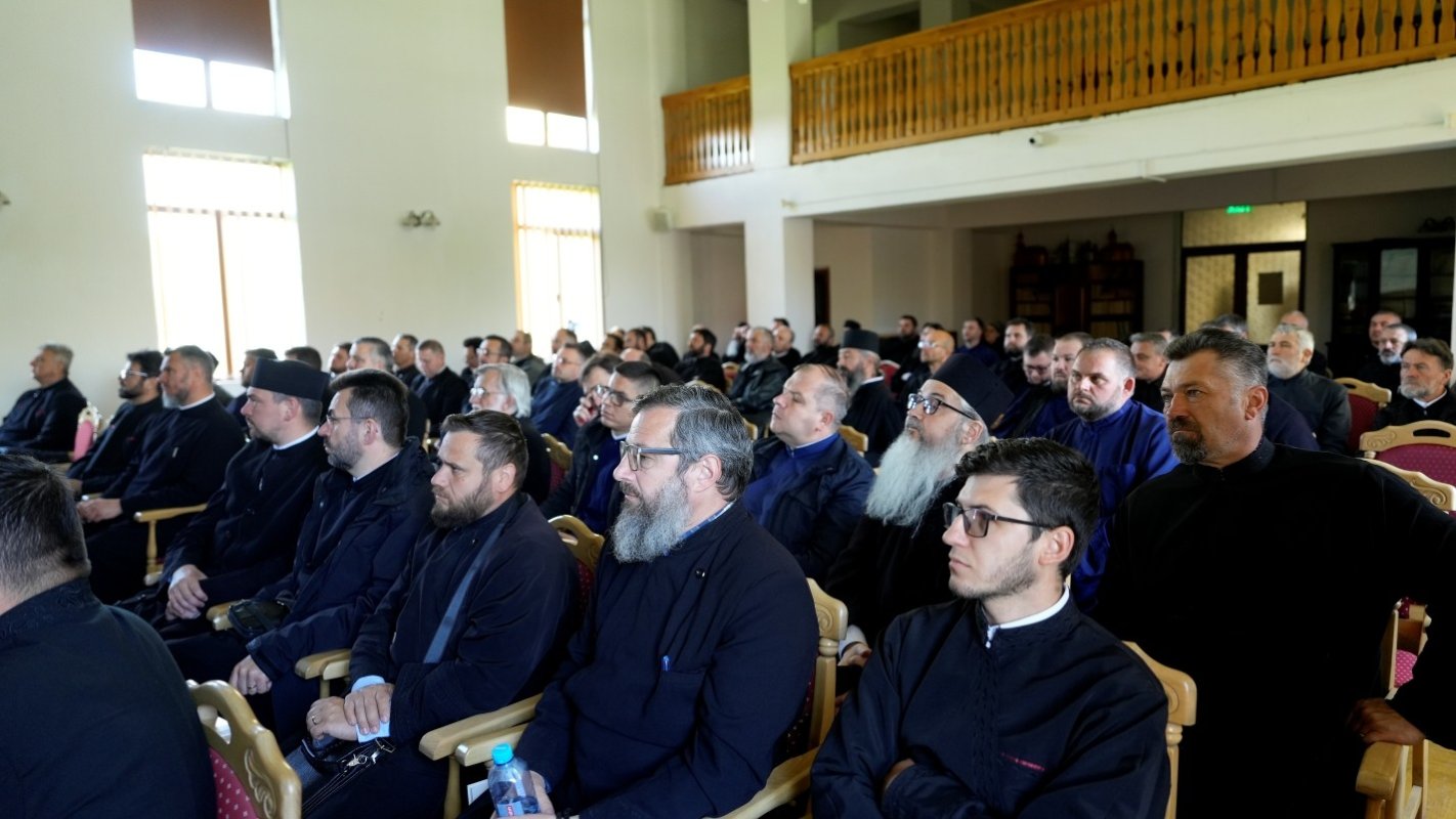 Conferinţă preoţească la Făgăraş 331453