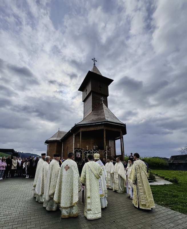 Slujire arhierească la Platoneşti, judeţul Harghita 331437
